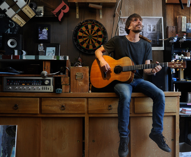 Exclusive Interview with Glen Phillips on ‘Swallowed by the New’