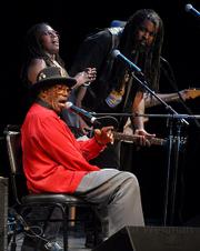 Bo Diddley at the Lobero Theatre in 2006 pictured with support artists Ruthie Foster and Alvin Youngblood Hart