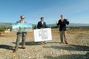 R to L Sares-Regis Group President Russ Goodman, Vice President Steve Fedde, and Mark Mattingly representing Pacifica Commercial Real Estate