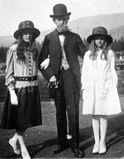 <strong>Butte, circa 1917:</strong> Huguette Clark (right) with her father, Montana’s former senator William Clark, and her sister Andrée.