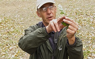 Pascal Baudar teaches how to find backcountry beer ingredients.