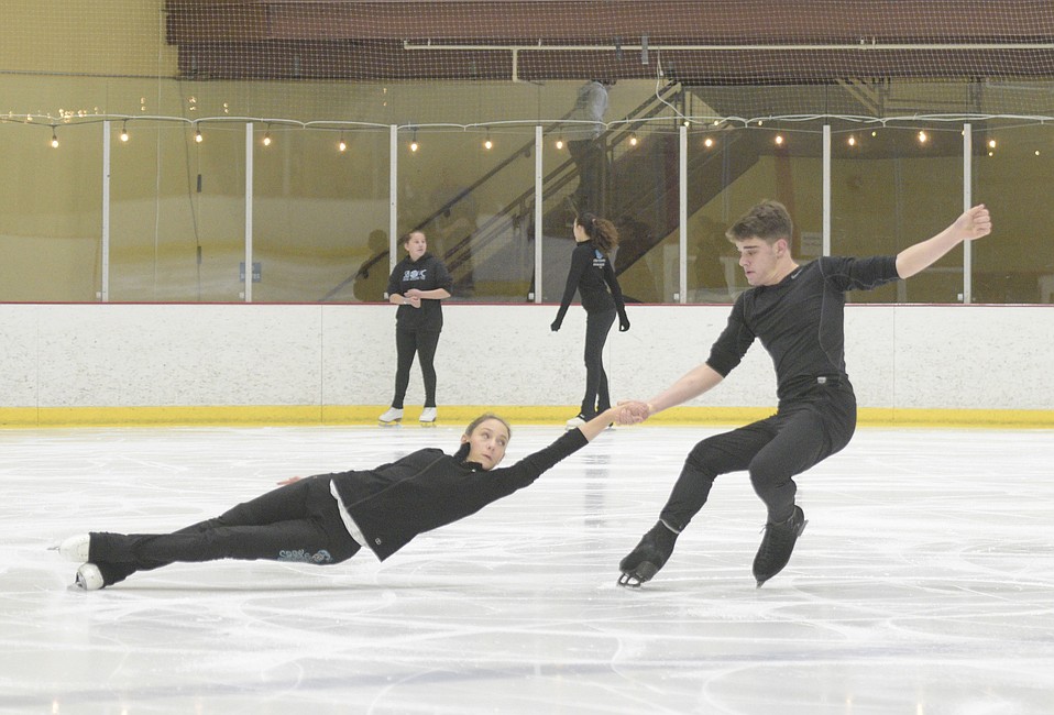 Santa Barbara Ice Skating Duo Heads to National Championships