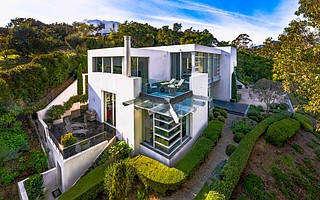 <b>Address:</b> 396 Woodley Road | <b>
Status:</b> On the market | <b>
Price:</b> $5,975,000